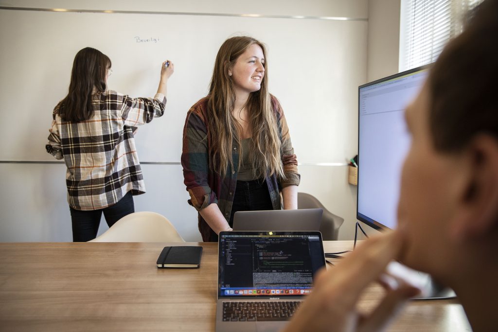 vacature junior software tester werken bij heeyoo aan het schrijven zoetermeer