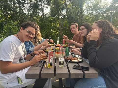 Etentje na de maandmeet