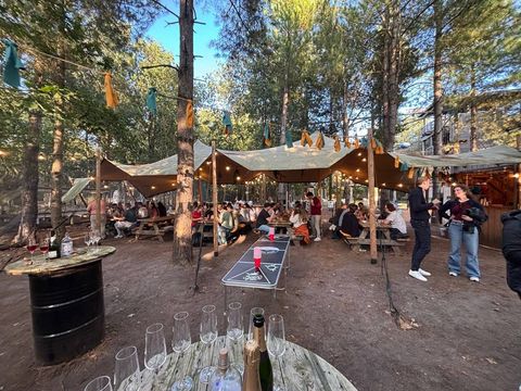 De strandtent op zaterdagavond